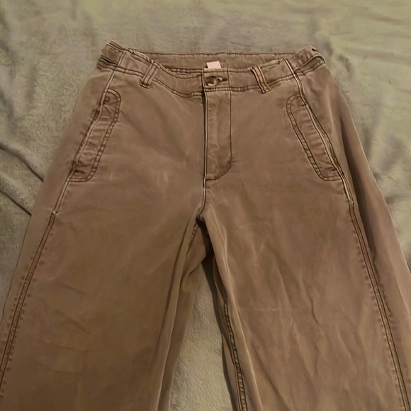 Size 4 Old Navy Pants (light brown) - Picture 1 of 1
